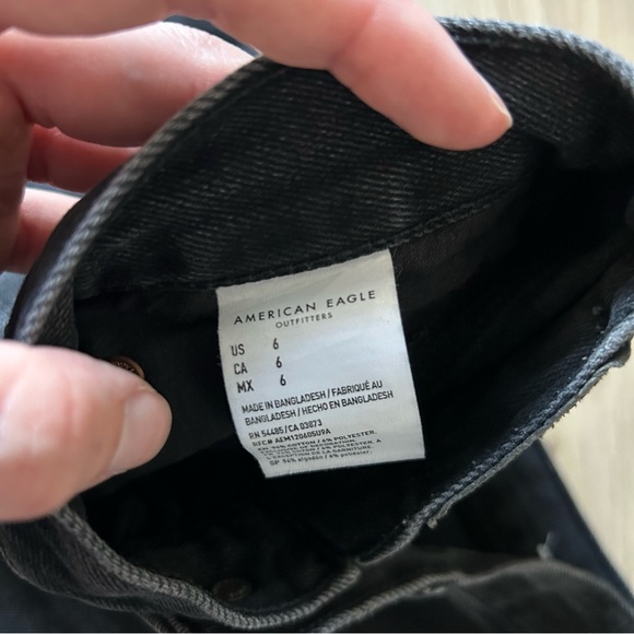 American Eagle High Waist 90s Boyfriend Jean Shorts - Picture 4 of 4